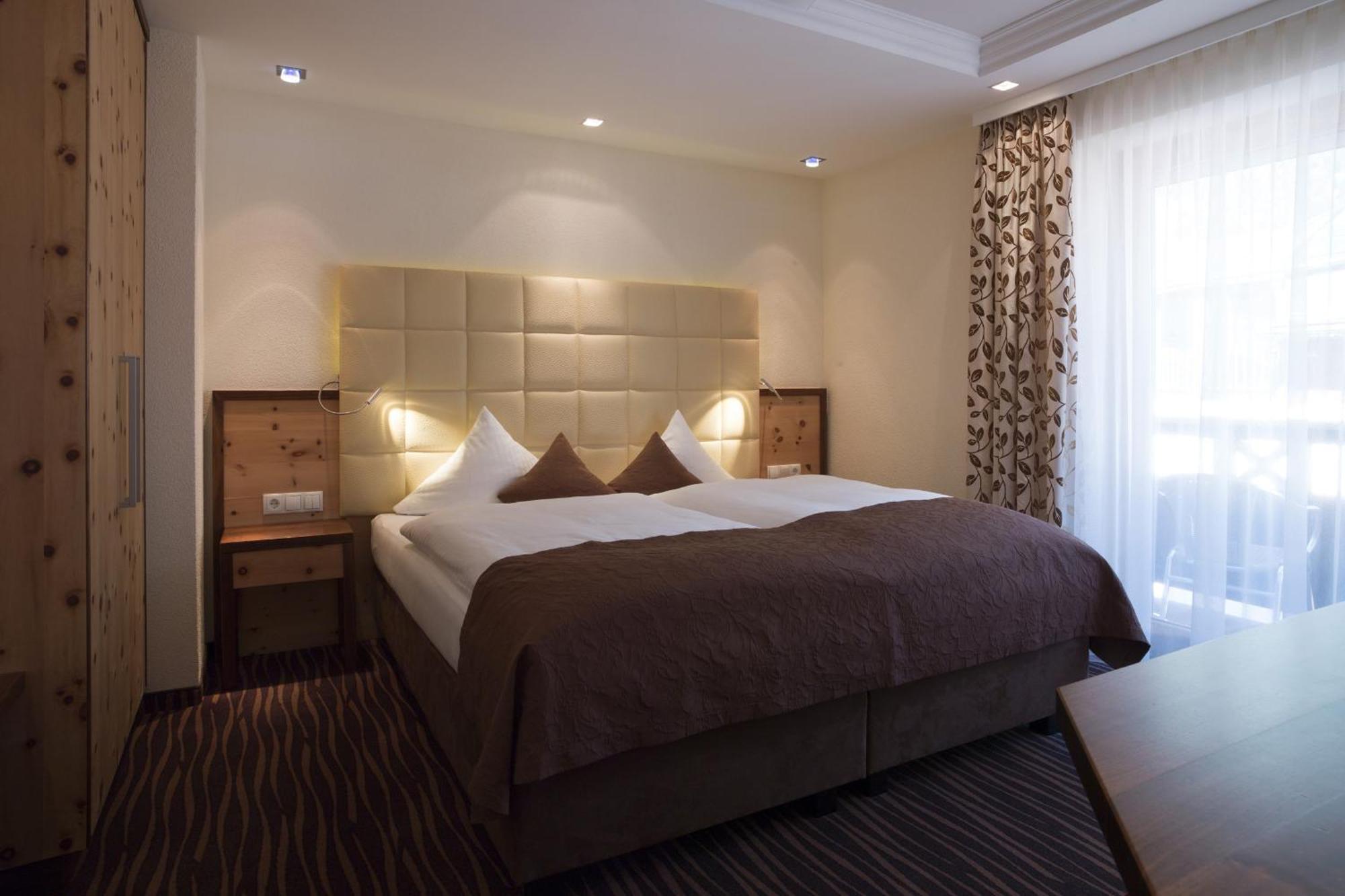 Superior Gourmethotel Yscla Ischgl Room photo